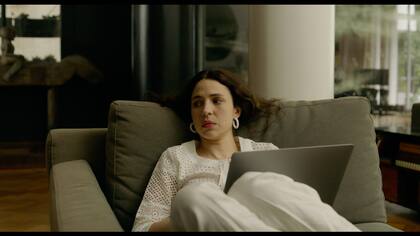 El personaje de Lina, una mujer en un delicado viaje interno