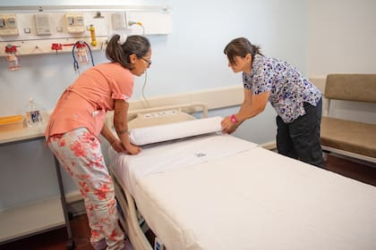 El personal de Enfermería destacó la mayor comodidad para trabajar con las nuevas camas y la seguridad para los chicos