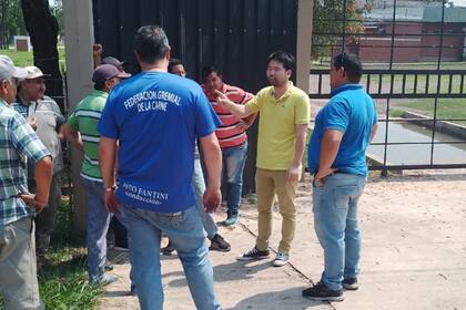 El personal de la Muralla China que se acercó a pedir una solución