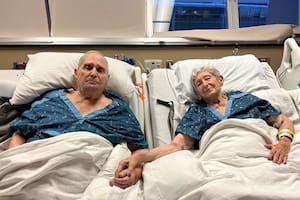 La conmovedora historia de una pareja que cumplían 70 años de estar juntos y murieron de la mano