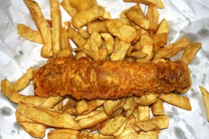 El pescado con papas es una comida rápida muy típica británica cuyas alternativas veganas se están haciendo cada vez más populares