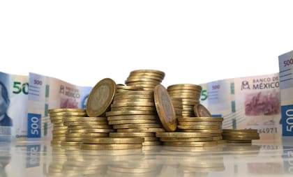 El peso mexicano ganó terreno ante el dólar