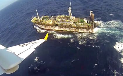 El pesquero chino recibió disparos de advertencia antes de ser hundido