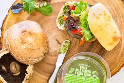El pesto vegano de col rizada, anacardos y albahaca es uno de los recomendados por expertos de Trader Joe's (Trader Joe's)