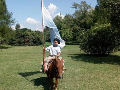El petiso llamado Messi está con los mellizos desde los 3 años