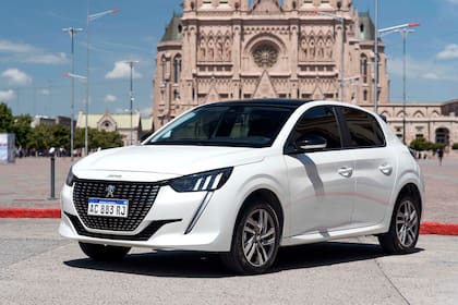 El Peugeot 208 está segundo en ventas totales y es uno de los representantes del segmento que se mantuvo en el tiempo