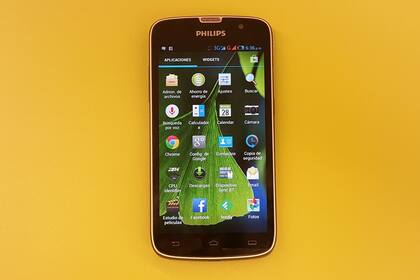 El Philips W8555 permite usar dos líneas de telefonía móvil en simultáneo