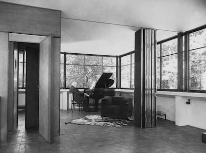 El pianista Alberto Williams, en la casa que proyectó su hijo Amancio. Archivo Williams.