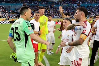 El picante choque de Otamendi contra Marchesin y su provocación tras festejar el gol frente a los hinchas de Boca