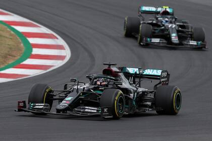 Los Mercedes de Hamilton y Bottas dominaron en Portugal