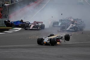 El accidente masivo en Silverstone que preocupó a todos y la salud del piloto chino Zhou