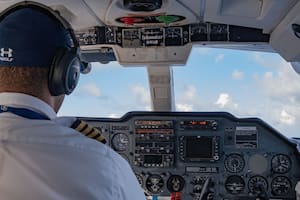 El piloto de una aerolínea mexicana se explayó sobre diversos temas y hasta tarareó una canción de cuna antes del despegue