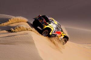 Rally Dakar: Loeb fue un águila en las dunas y Orly Terranova fue hospitalizado