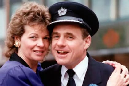 El piloto Tim Lancaster fue succionado en pleno vuelo, a 5 mil metros de altura