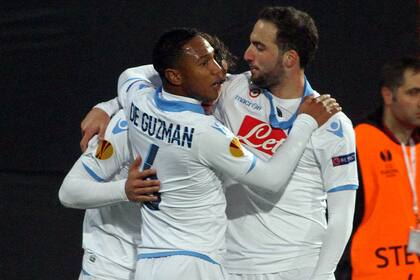 El Pipita anotó en la victoria de Napoli en Turquía