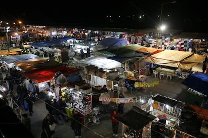 La Salada, símbolo de un país en el que lo “trucho” mueve una gigantesca economía