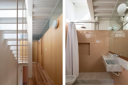 El piso del segundo piso es de incienso, pero con listones de madera más angostos. En el baño, piso de mosaico granítico (Quadri).