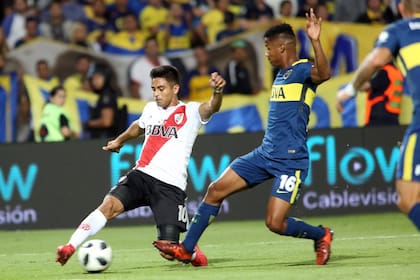 Pity Martínez fue decisivo cuando River le ganó a Boca en Mendoza 2-0, por la Supercopa Argentina, en 2018, tanto para atacar como para hacerle marca personal a Barrios