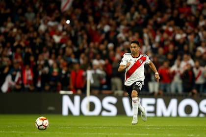Gonzalo Martínez viaja rumbo al tercer gol de River a Boca en Madrid