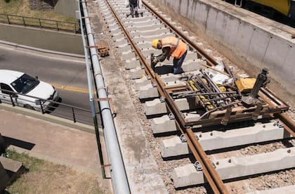 El plan apunta a hacer una renovación completa de un tramo considerable de las vías (Foto: @infotrenmitre)