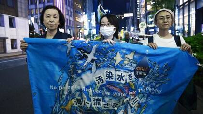 El plan de Japón de verter los desechos de Fukushima en el mar ocasionó protestas masivas en Japón y en sus países vecinos