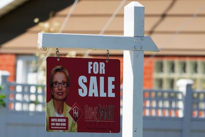 El plan de Pritzker busca fomentar la vivienda asequible en Illinois