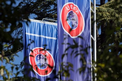 El plan de UEFA: reanudar el fútbol en julio o agosto