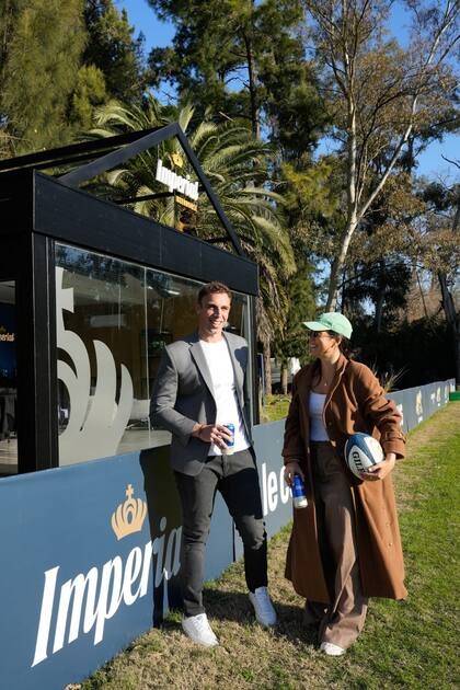 El plan ideal: fin de semana de sol, partido de rugby y con una Imperial en mano.