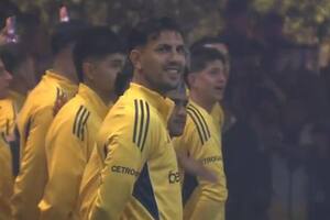 Una multitud de hinchas se reunió frente a la concentración de Boca: la reacción de los jugadores