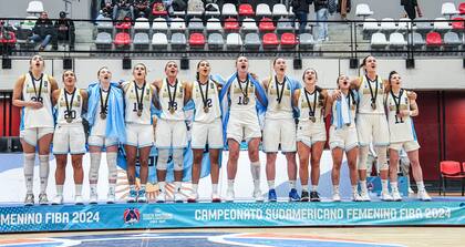 El plantel de la selección argentina campeón del Sudamericano de Chile 2024