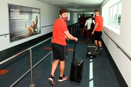 El plantel de River Plate, que dirige Marcelo Gallardo, viajó esta tarde a Lima con el equipo completo para jugar ante Binacional