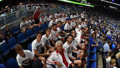 El plantel en el estadio de Orlando