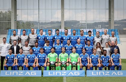 El plantel profesional del Blau-Weiß Linz