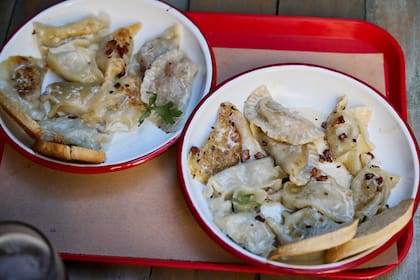 El plato más pedido son los pierogi, la tradicional pasta rellena polaca
