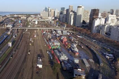 El playón ferroviaro de Retiro perderá una hectárea que será utilizada para la construcción de la nueva autopista Illia