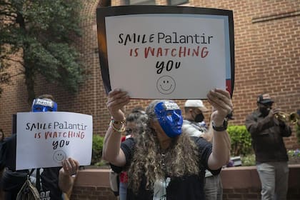 El poder de las herramientas de Palantir ha generado protestas en EE.UU.