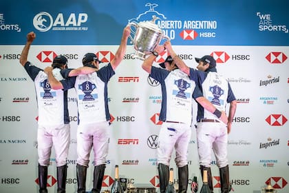 La Dolfina y un festejo que ya se repitió ¡ocho veces!: campeón del Abierto de Palermo.