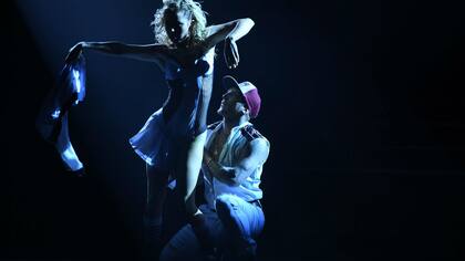 El Polaco sorprendió con su sensualidad al bailar