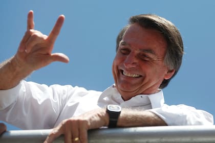 El polémico candidato presidencial Jair Bolsonaro, durante un acto de campaña ayer, cerca de Brasilia