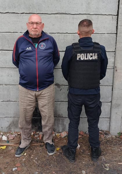 El policía federal retirado detenido por matar a un vecino y la supuesta arma homicida