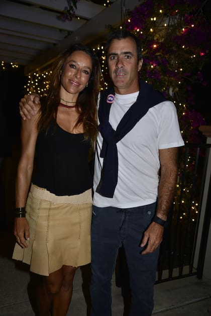 El polista diez goles de hándicap Juan Martín Nero, llegó junto a su mujer, Josefina Aldanondo. Y también sopló las velitas porque el festejo coincidió con su cumpleaños.