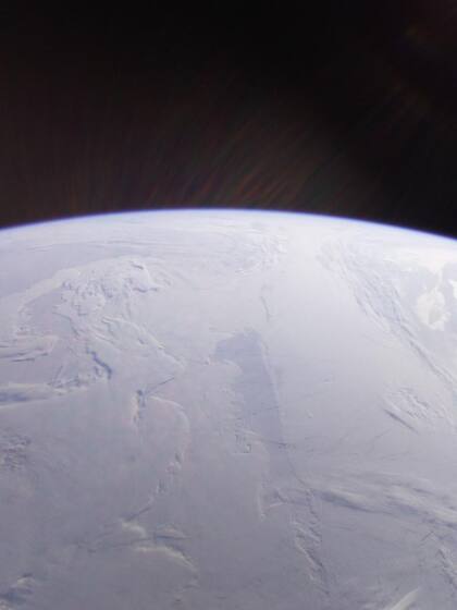 El Polo Norte visto desde el cohete Endurance a 768 kilómetros de altitud sobre el Ártico