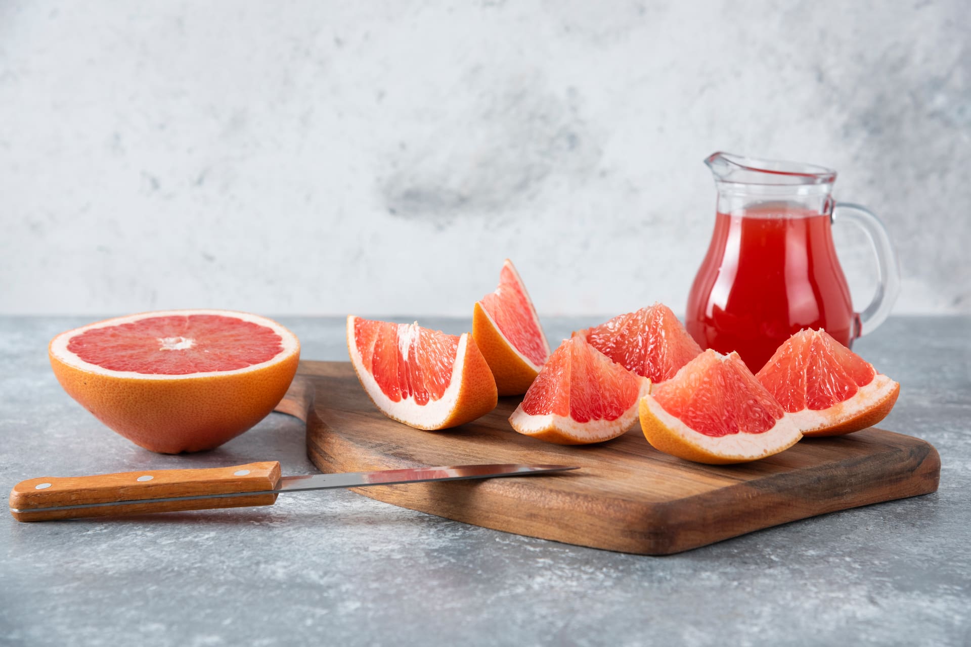 El pomelo y otros cítricos pueden ser beneficiosos en la protección contra la diabetes tipo 2 debido la prevención del aumento de peso, alto contenido de antioxidantes y el control de la inflamación crónica