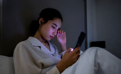 El "popcorn brain" no solo afecta la atención: también aumenta la irritabilidad, la ansiedad y la sensación de no poder “desconectar”, incluso en momentos de descanso