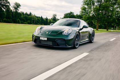 El Porsche 911 GT3 pasó de costar US$539.500 en 2025 a figurar a U$437.300 este año
