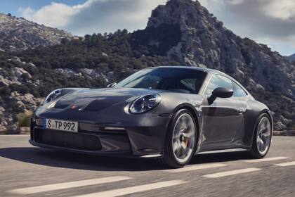 El Porsche 911 GT3 Touring no necesita presentación: 510 CV de potencia y solo 1418 kg de peso.