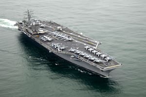 Así son el portaaviones USS “Nimitz” y el destructor USS “Gridley” que harán ejercicios militares en la Argentina