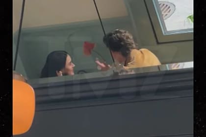 El portal TMZ publicó las fotos de la cena entre Katy Perry y Trudeau en Montreal. Son las primeras imágenes del romance