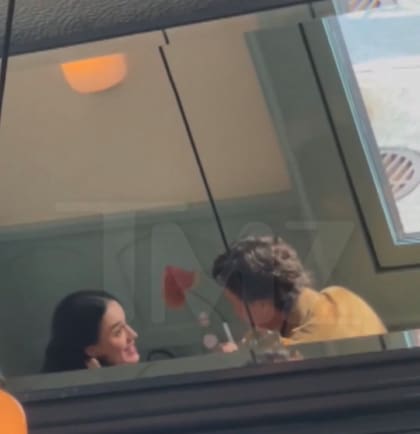 El portal TMZ publicó las fotos de la cena entre Katy Perry y Trudeau en Montreal. Son las primeras imágenes del romance