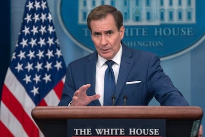 El portavoz del Consejo de Seguridad Nacional de la Casa Blanca, John Kirby, durante una conferencia de prensa en la Casa Blanca, Washington. (AP Foto/Mark Schiefelbein)